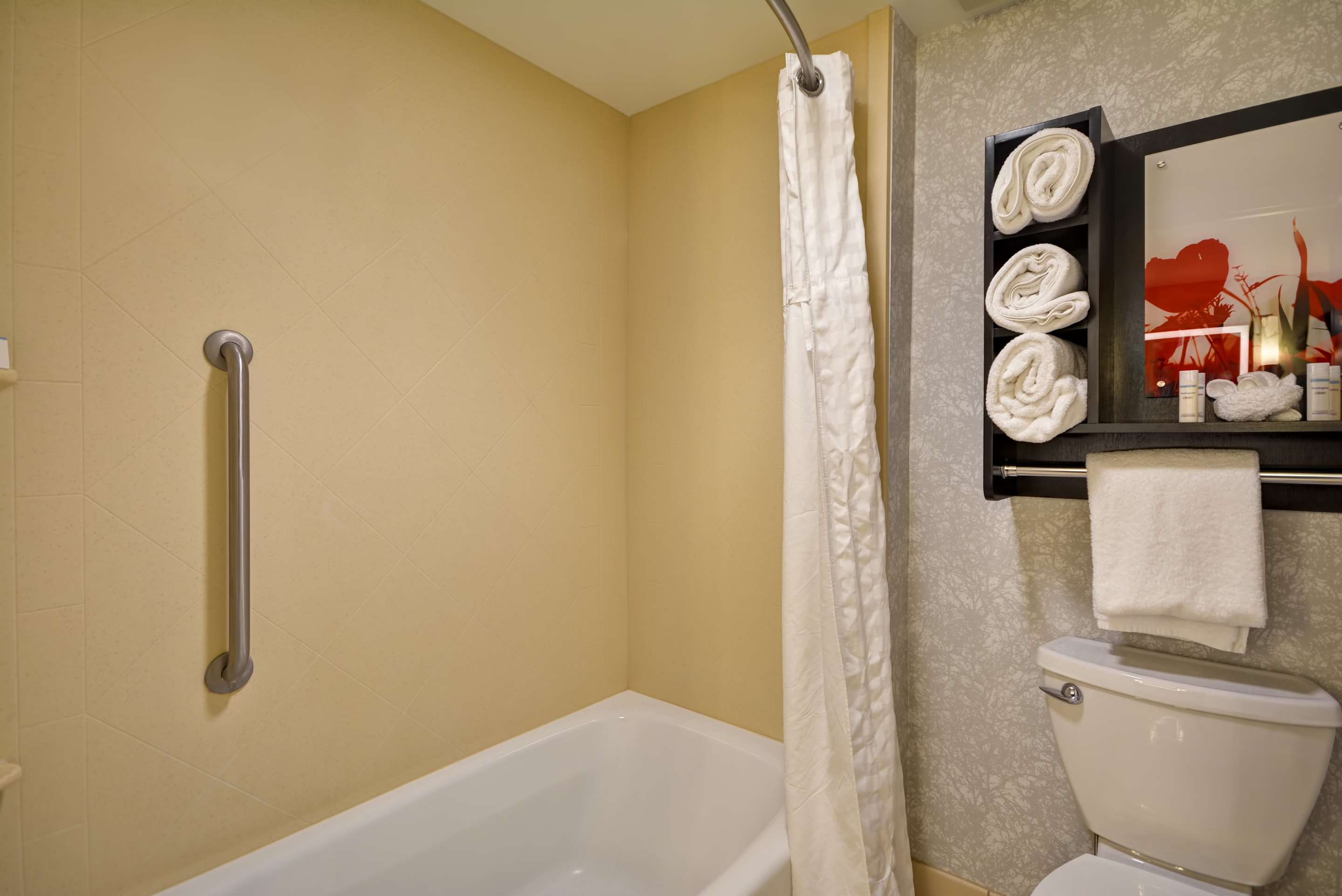 1 King / 2 Queen Mobility Accessible Tub 2 Bedroom Suite