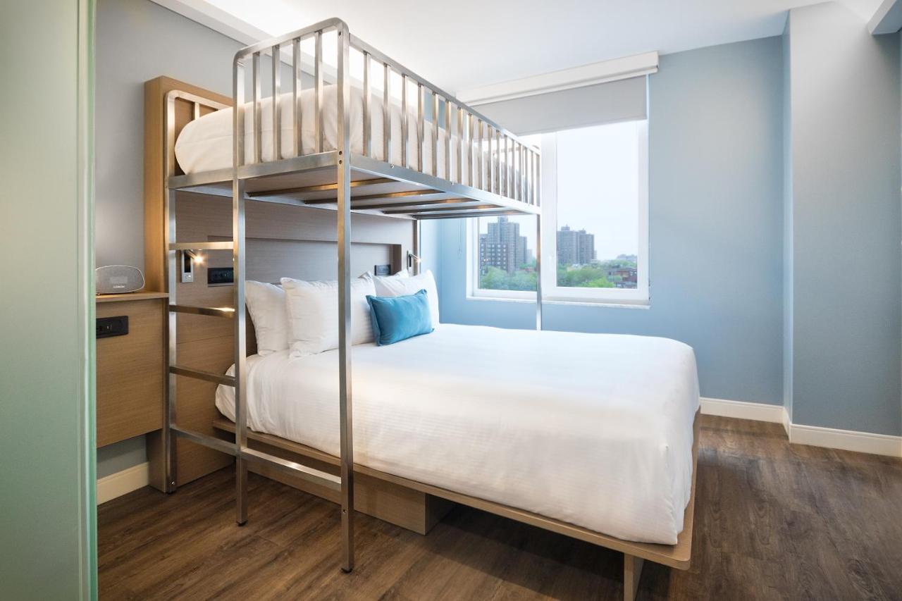 1 Queen and 1 Twin Bunk Bed, Deluxe Room, Non-Smoking